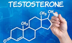 Liệu pháp testosterone: Lợi ích và rủi ro tiềm ẩn khi bạn già đi