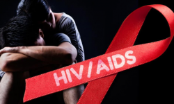 HIV lây truyền qua đường nào và lây ở giai đoạn nào?