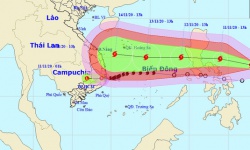Bão Vamco tiếp tục mạnh lên, thẳng hướng Biển Đông