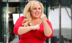 'Nàng béo' Rebel Wilson công khai là người đồng tính