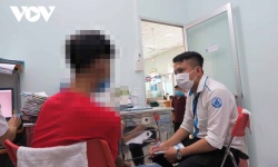 Bác sĩ và những trăn trở về trẻ vị thành niên nhiễm HIV