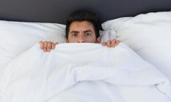Dương vật cong có quan hệ được không? Điều phái mạnh cần biết
